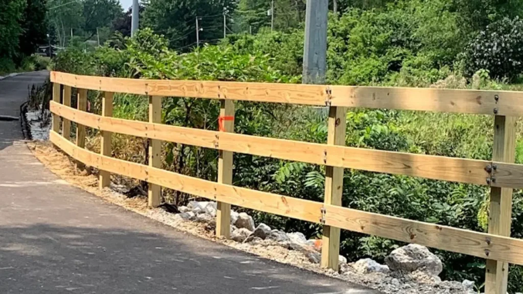 Fort Wayne Weather-Proof Commercial Wood Fence Guide